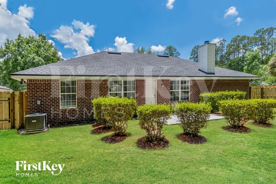 Building Photo - 9759 Redbird Creek Dr S