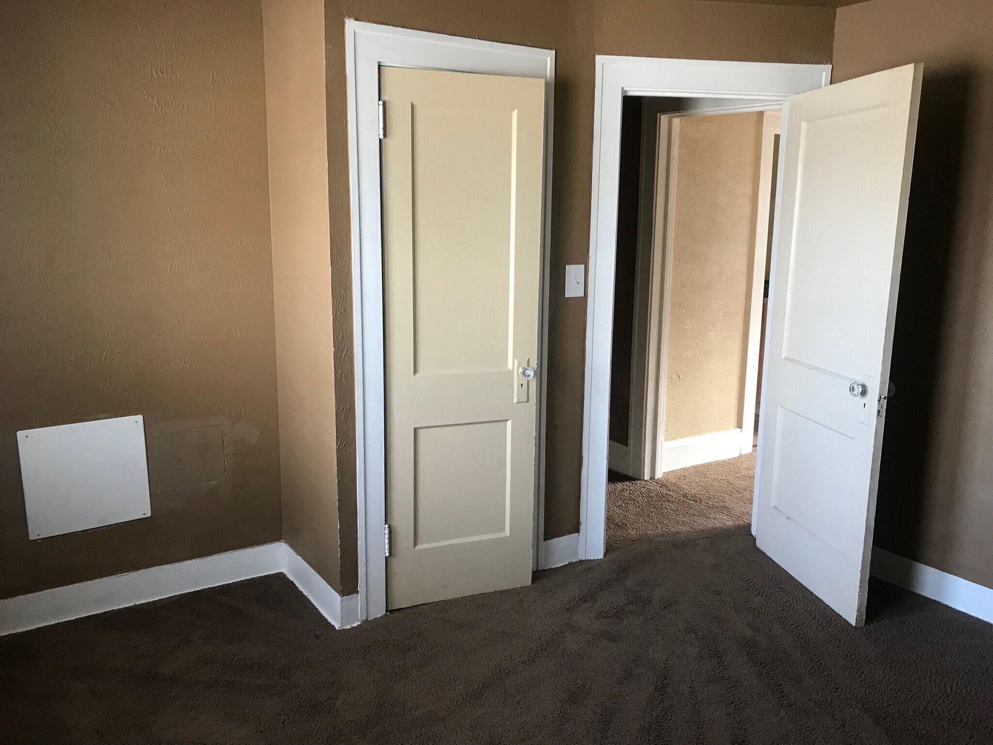 Building Photo - 1665 Cliffview Rd