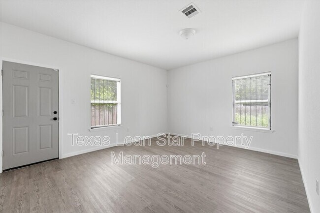 Building Photo - 319 N Carolina St