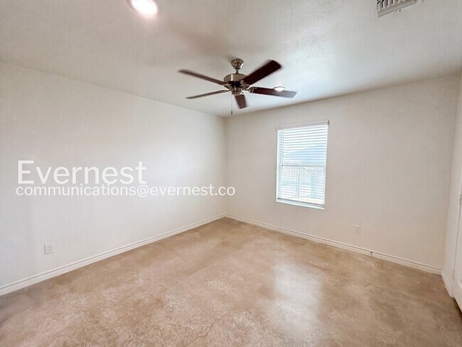 Building Photo - 2316 Duntov Dr