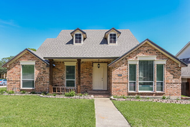 Building Photo - 2001 Valley Falls Ave