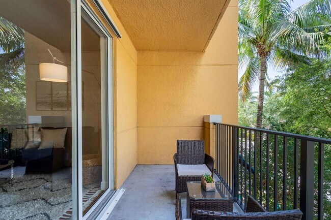 Building Photo - 255 NE 3rd Ave