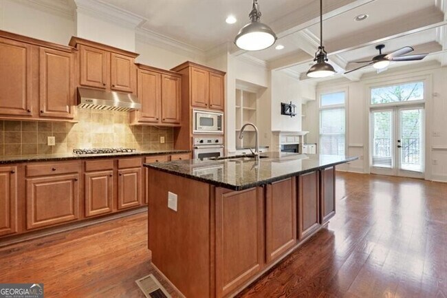 Building Photo - 807 Creekgarden Court