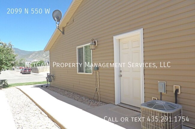 Building Photo - 2099 N 550 W