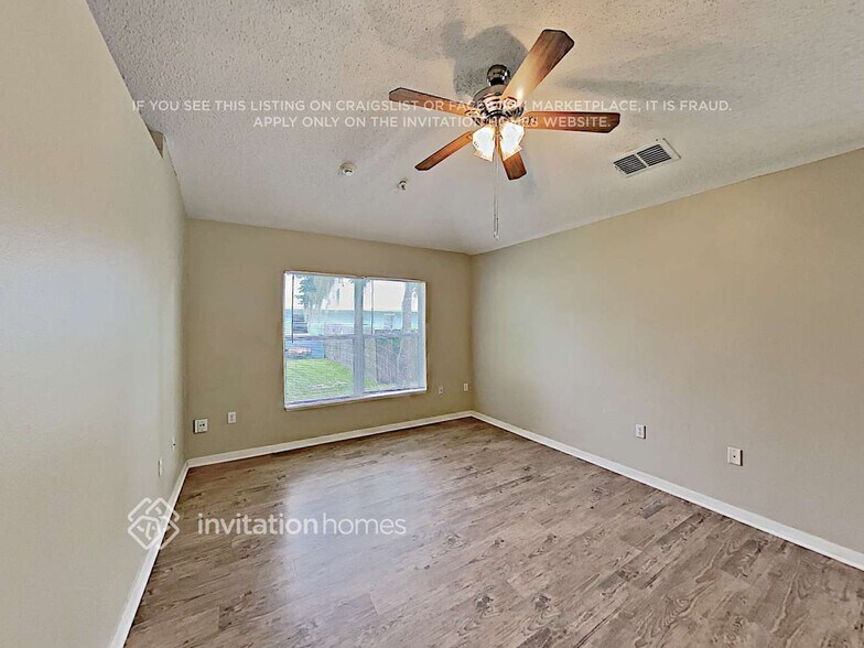 Building Photo - 2626 Needle Palm Dr