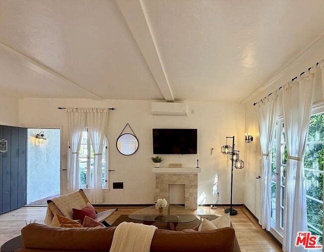 Building Photo - 854 4th St