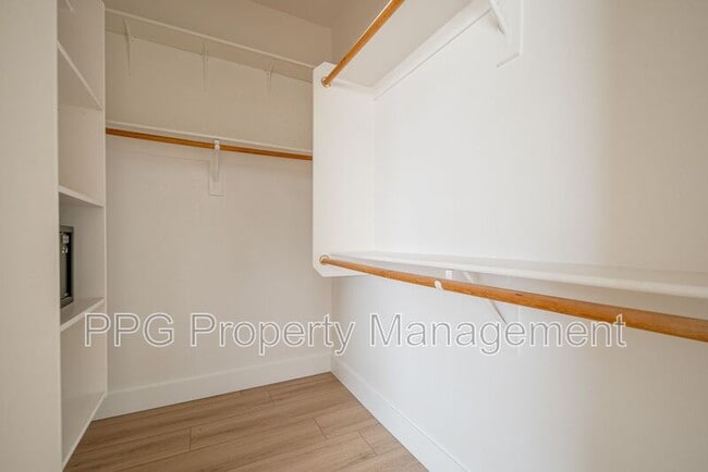 Building Photo - 14555 W Ventura St