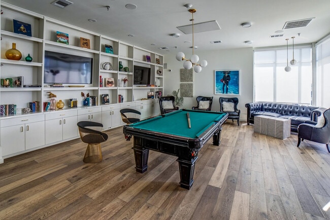 Building Photo - 1301 W Koenig Ln