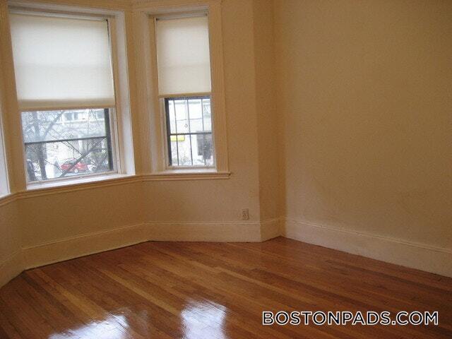 Building Photo - 28 Westland Ave