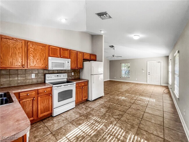 Building Photo - 13437 First St