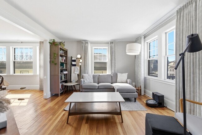 Building Photo - 23 Matchett St