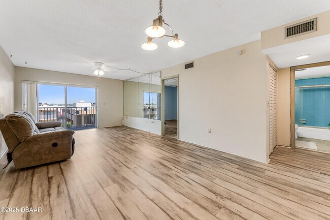 Building Photo - 2711 N Halifax Ave