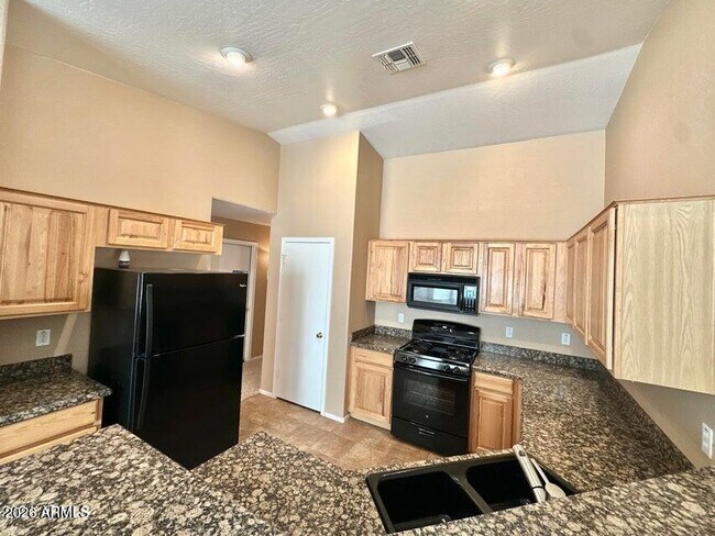 Building Photo - 11727 N 153rd Ave