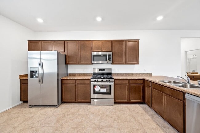 Building Photo - 6330 S Crescent Peak Dr