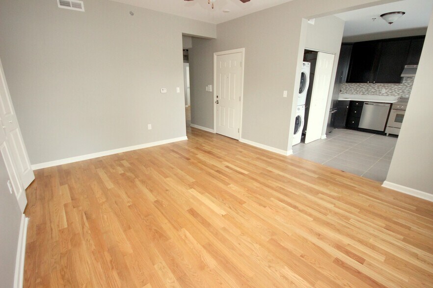 Building Photo - 816 S Negley Ave