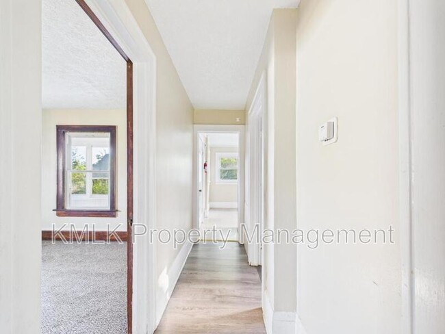 Building Photo - 855 Work Dr