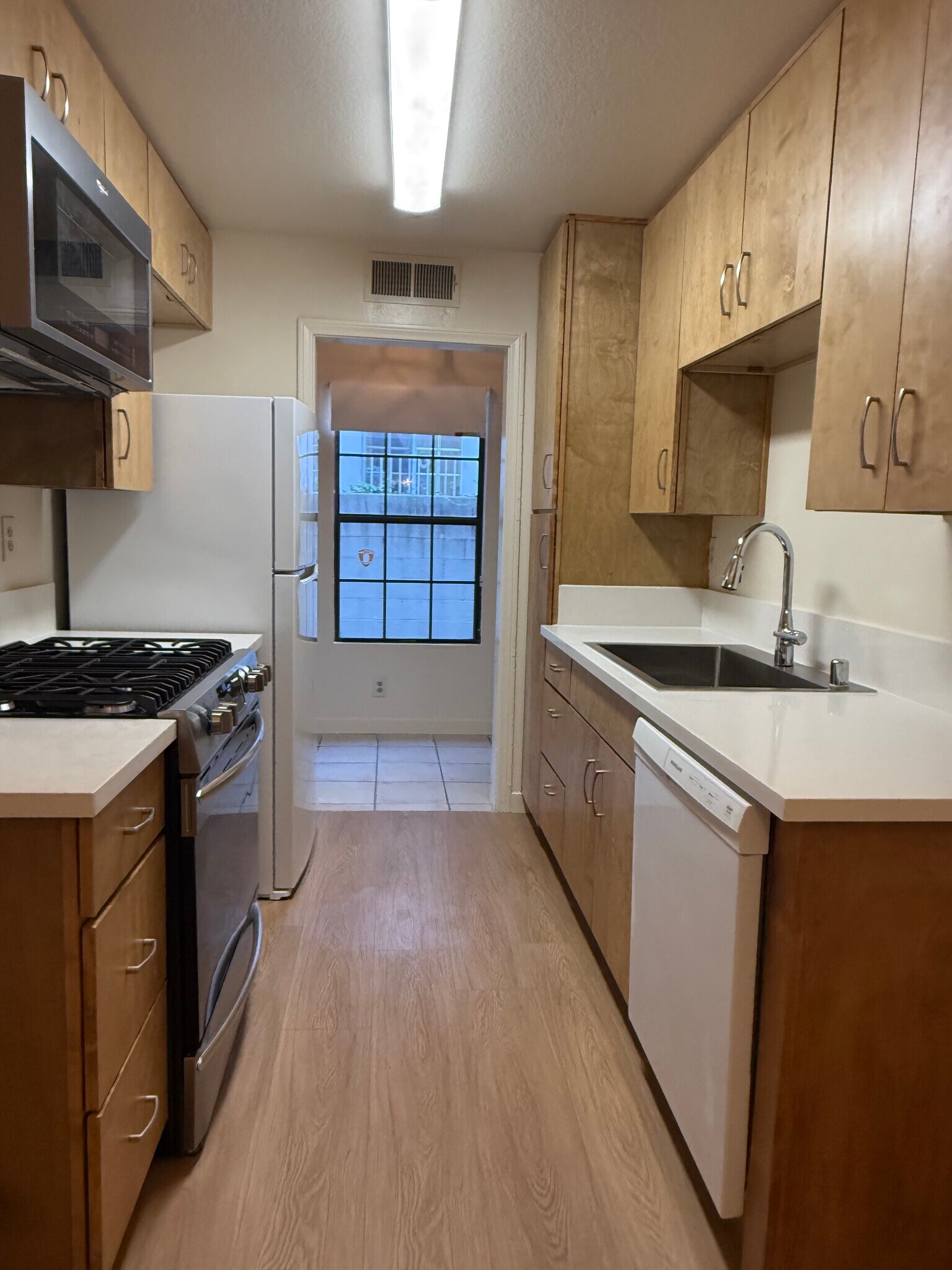 Building Photo - 12011 Rochester Ave