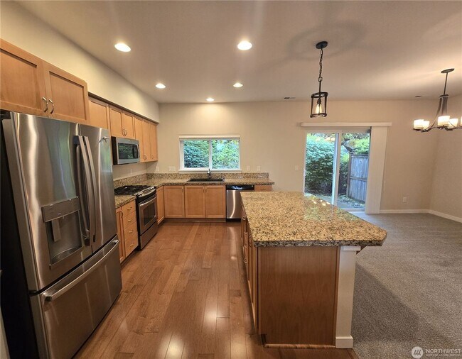 Building Photo - 3Bd/2.5Ba Newcastle Townhouse