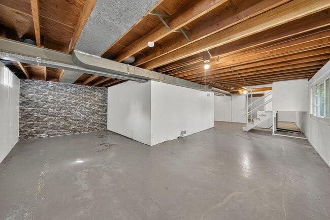 Building Photo - 2059 Wilbert Dr