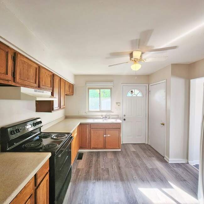 Building Photo - 2193 Bancroft St