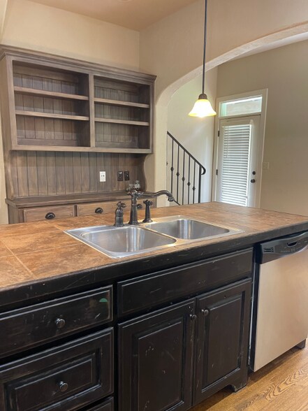 Building Photo - 44 N Olive Ave