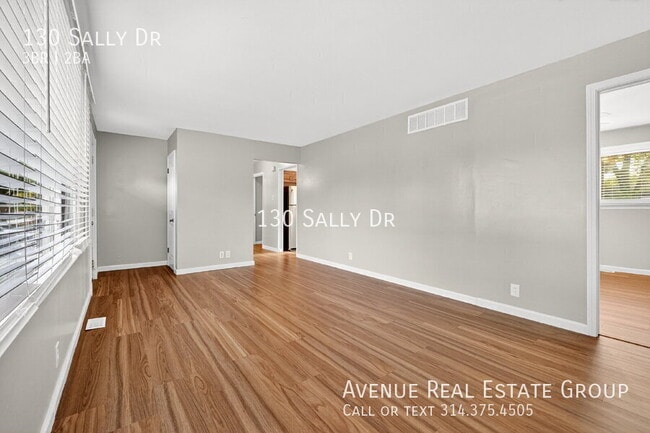 Building Photo - 130 Sally Dr