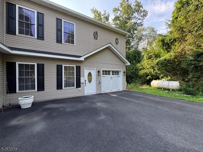 Building Photo - 32 Woodland Dr