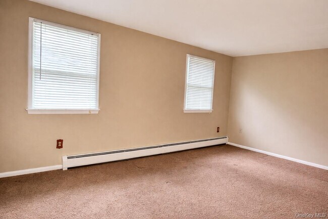 Building Photo - 6 Maple Ave