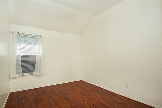 Building Photo - 406 Leameadow Dr