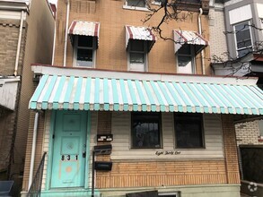 Building Photo - 831 N 7th St