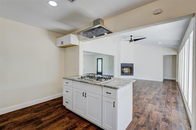 Building Photo - 3403 Linkwood Dr