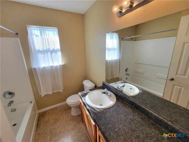 Building Photo - 610 Taurus Dr