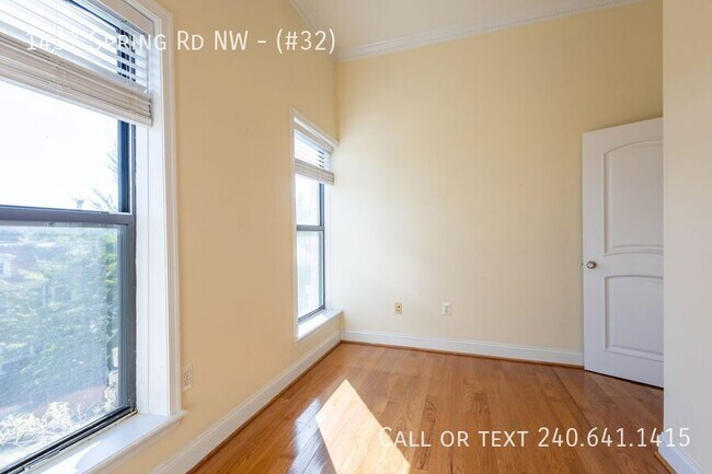 Building Photo - 1437 Spring Rd NW