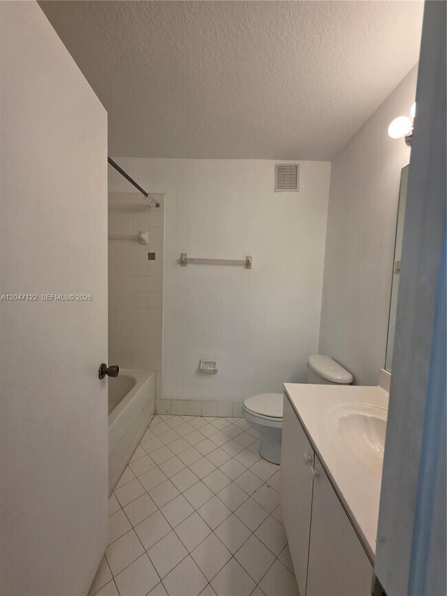 Building Photo - 3398 NE 9th Dr