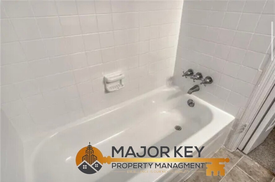 Building Photo - 2340 Beaver Ruin Rd