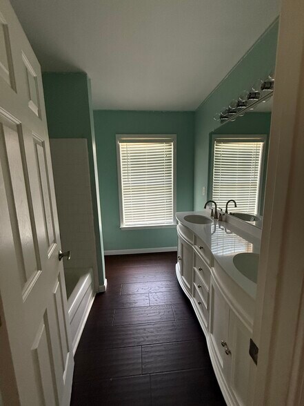 Building Photo - 3391 Spindletop Dr NW