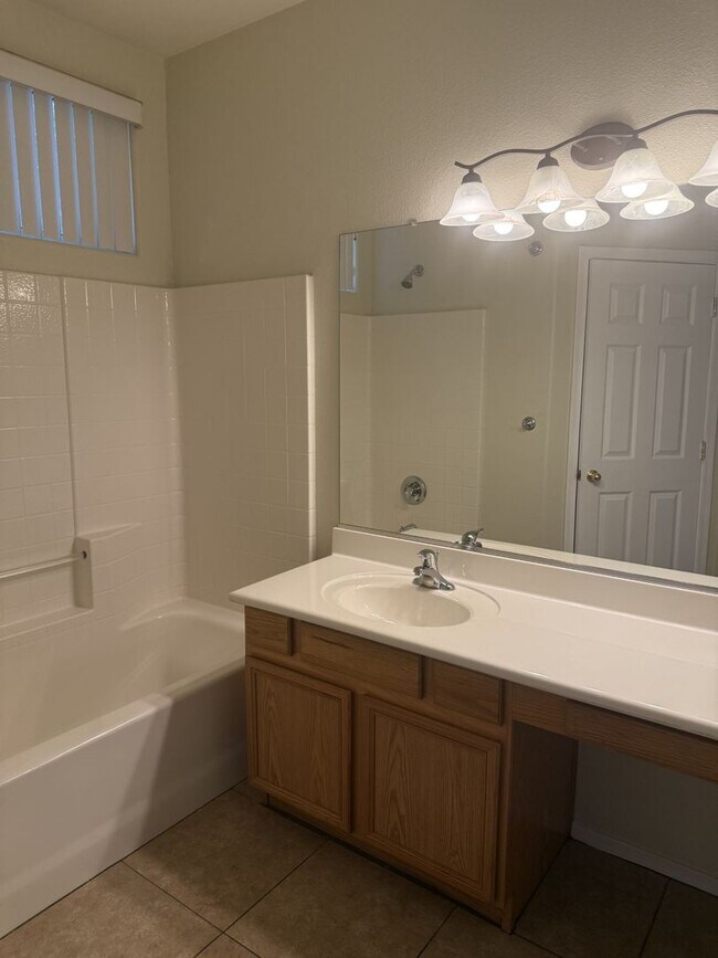 Building Photo - 4 Bedroom in San Tan Ranch, Gilbert!