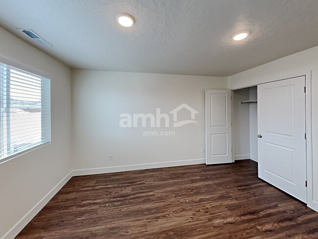 Building Photo - 6570 Old Forest Dr