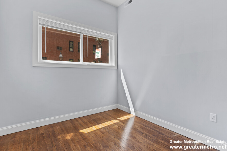 Building Photo - 109 Endicott St
