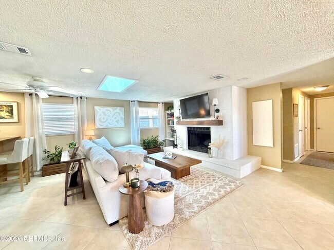 Building Photo - 25 Seatrout St