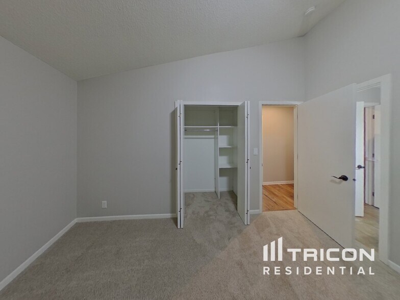 Building Photo - 805 Garrison Ct