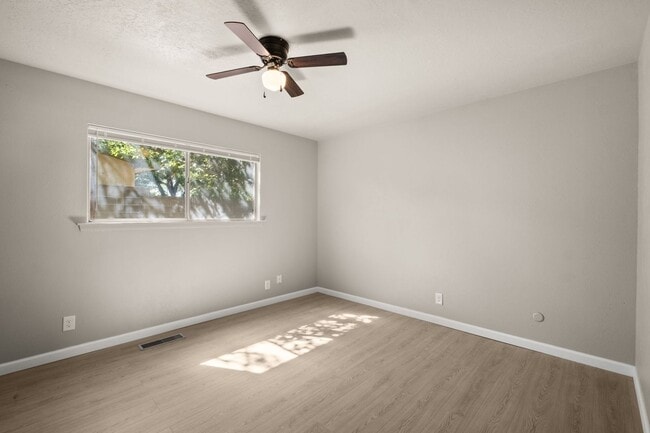 Building Photo - Northeast Heights Gem