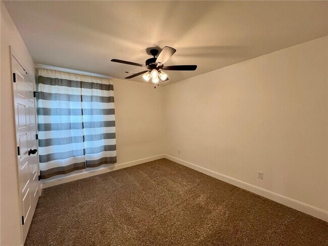 Building Photo - 1011 Sundance Ln