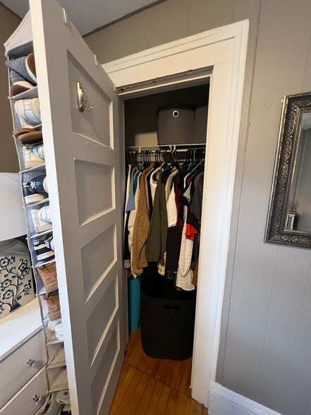 Bedroom 2 Closet - 1401 5th St NE