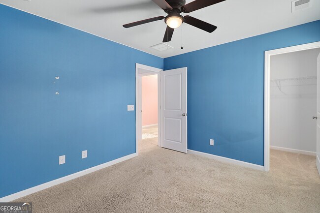 Building Photo - 120 Greenbriar Dr