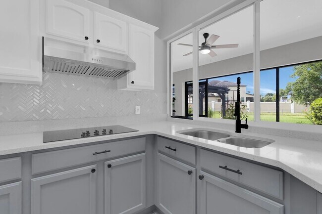 Building Photo - 2414 Sweetwater Blvd