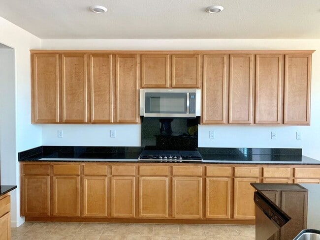 Building Photo - $6290 -- STUNNING 5 BEDROOM MODEL HOME IN NORTH FREMONT BUILT IN 2017