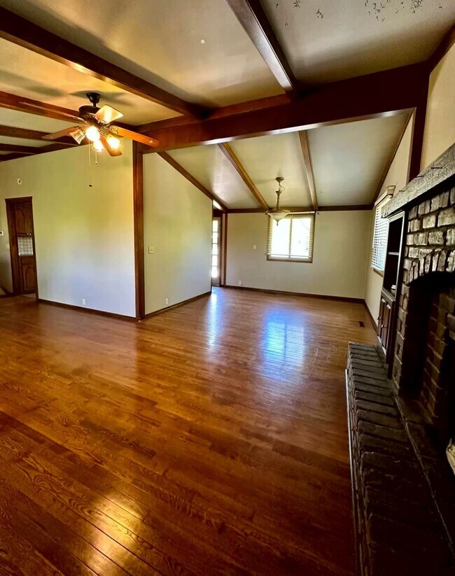 Upstairs Dinning - 9108 S Buckner Tarsney Rd