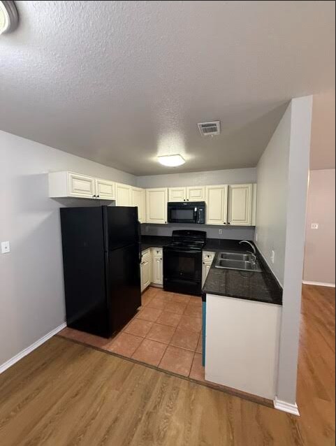 Building Photo - 702 Claremont Pky