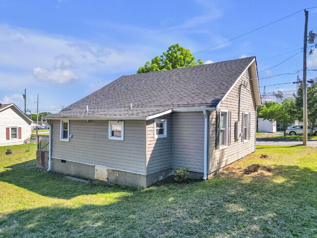 Building Photo - Cozy & Convenient 2BR, 1.5BA Greer Rental Near Downtown! $1,300/mo rent
